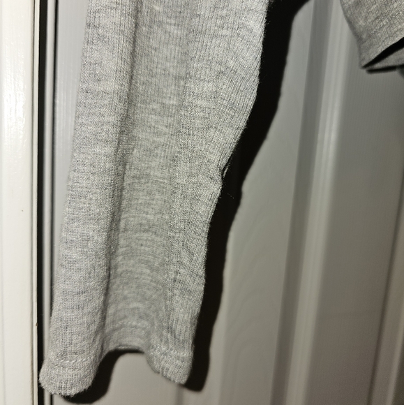NEW Universal thread gray long sleeve ribbed shirt XXL 2XL cropped - Picture 3 of 8